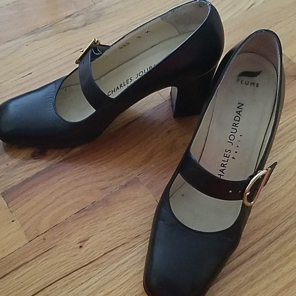 Charles Jourdan Mary Jane's Black